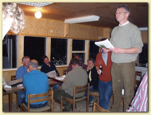 602x451 pixels (48K)